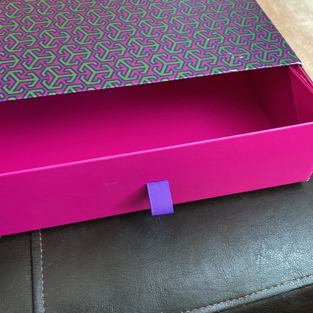 Tory Burch Accessory Box - Picture 3 of 3